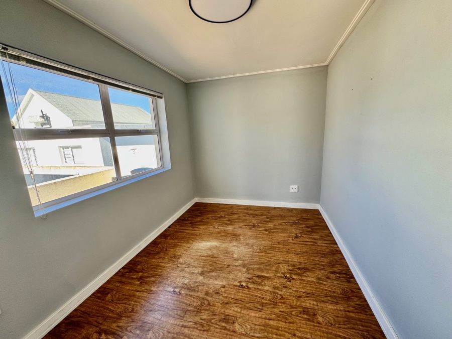 To Let 3 Bedroom Property for Rent in Stilbaai Wes Western Cape